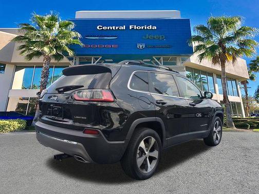 Diamond Black Crystal Pearlcoat 2022 Jeep Cherokee Limited