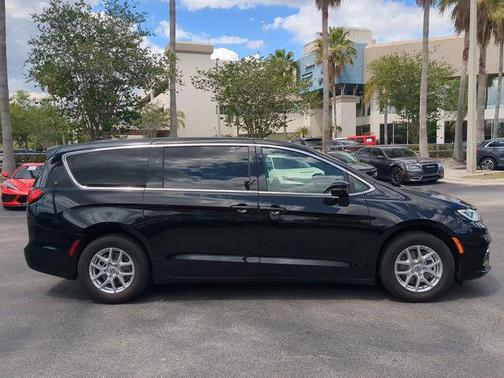 Diamond Black 2025 Chrysler Pacifica L
