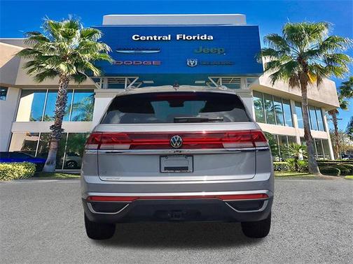 2024 Volkswagen Atlas Cross Sport 2.0T SE w/Technology