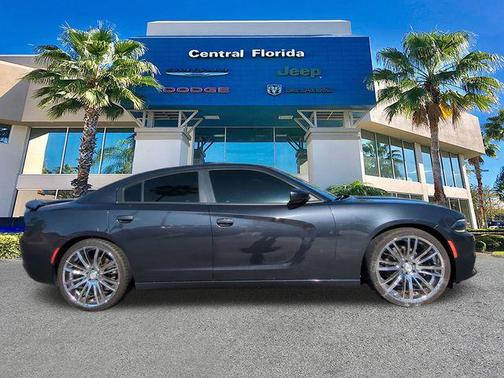 2017 Dodge Charger SE