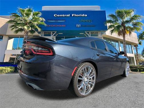 2017 Dodge Charger SE