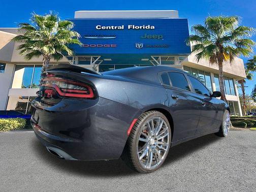 2017 Dodge Charger SE