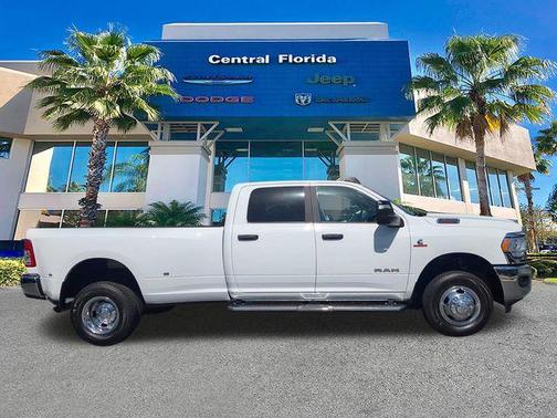 2024 RAM 3500 Big Horn Crew Cab 4x4 8' Box