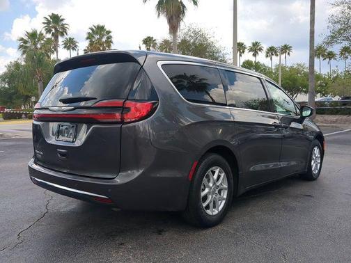 Granite Crystal Metallic Clearcoat 2023 Chrysler Pacifica Touring L