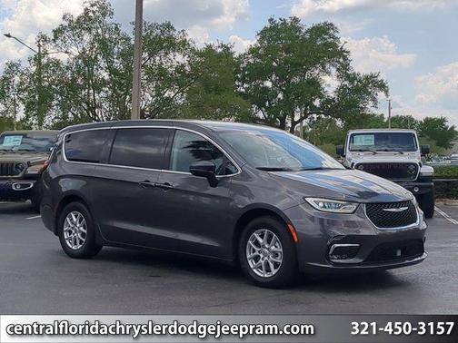 Granite Crystal Metallic Clearcoat 2023 Chrysler Pacifica Touring L