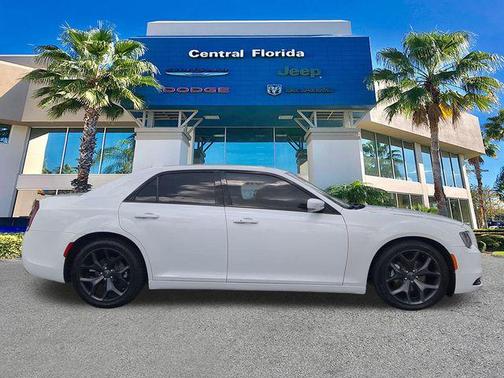 Bright White Clearcoat 2021 Chrysler 300 S