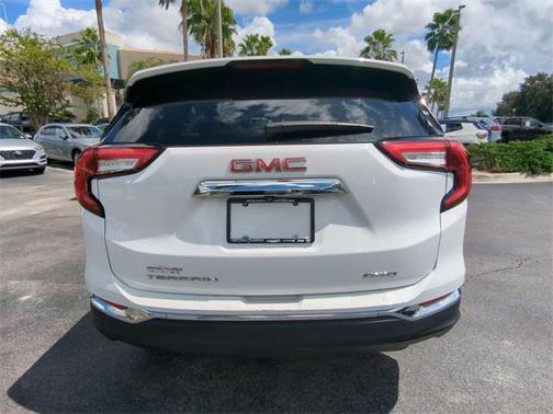 2024 GMC Terrain SLT