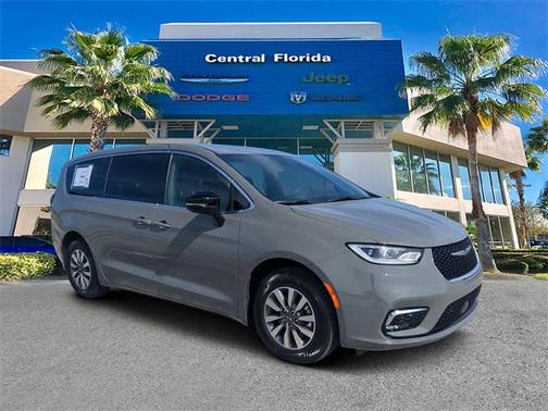 2025 Chrysler Pacifica Hybrid Select