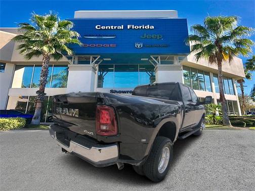2025 RAM 3500 Tradesman Crew Cab 4x4 8' Box