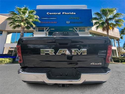 2025 RAM 3500 Tradesman Crew Cab 4x4 8' Box