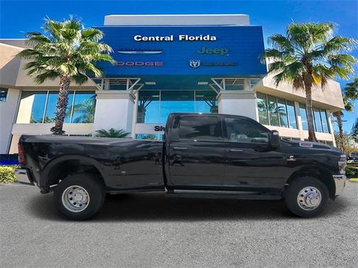 2025 RAM 3500 Tradesman Crew Cab 4x4 8' Box