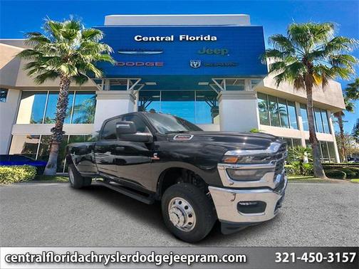 2025 RAM 3500 Tradesman Crew Cab 4x4 8' Box