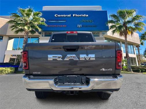 2025 RAM 2500 Tradesman Crew Cab 4x4 6'4' Box
