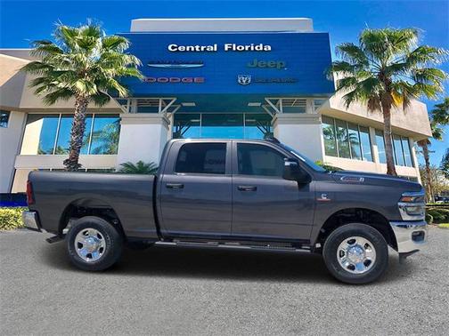 2025 RAM 2500 Tradesman Crew Cab 4x4 6'4' Box