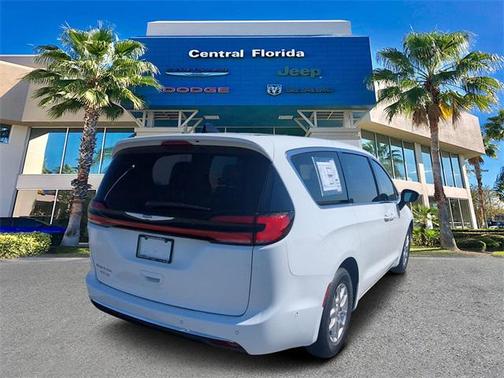 2025 Chrysler Pacifica L