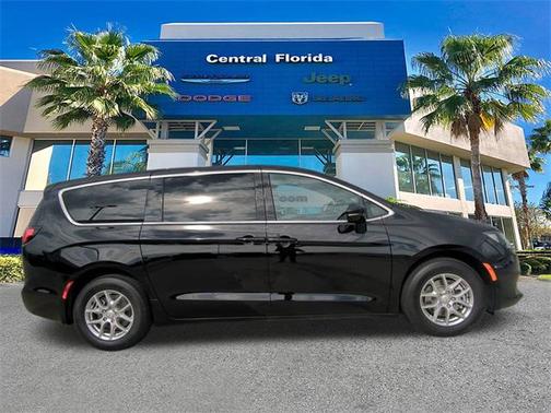 2026 Chrysler Voyager LX