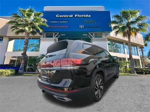 2024 Volkswagen Atlas 2.0T SE w/Technology