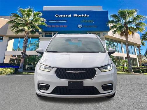 2023 Chrysler Pacifica Hybrid Touring L