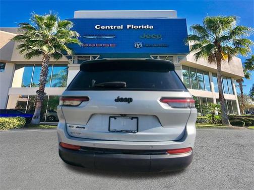 2022 Jeep Grand Cherokee L Altitude