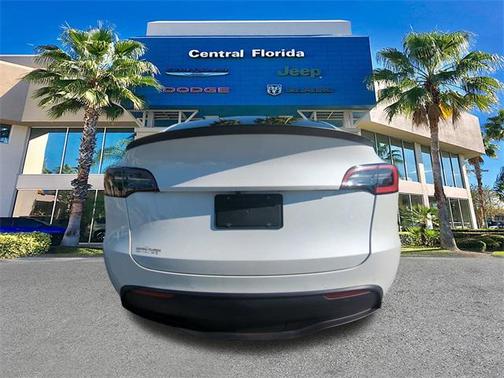 2022 Tesla Model Y Long Range Dual Motor All-Wheel Drive