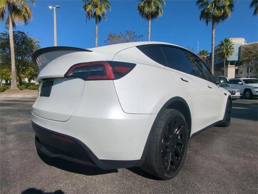 2022 Tesla Model Y Long Range Dual Motor All-Wheel Drive