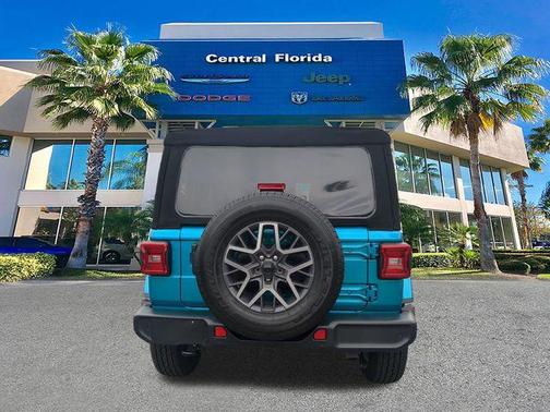 Bikini Pearl Coat 2024 Jeep Wrangler 4-Door Sahara 4x4
