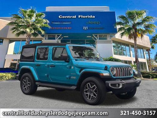 Bikini Pearl Coat 2024 Jeep Wrangler 4-Door Sahara 4x4