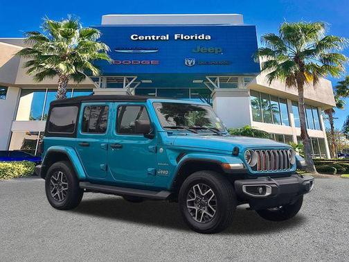 Bikini Pearl Coat 2024 Jeep Wrangler 4-Door Sahara 4x4