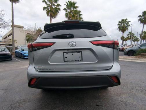 2022 Toyota Highlander L