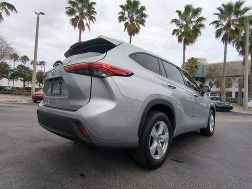 2022 Toyota Highlander L