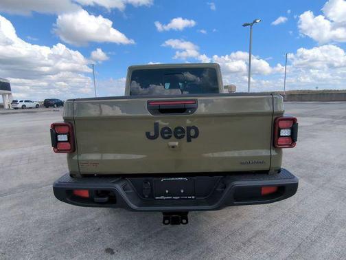 2026 Jeep Gladiator Sahara 4x4