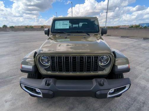 2026 Jeep Gladiator Sahara 4x4