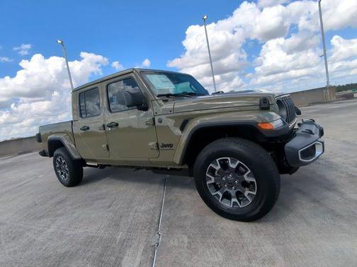 2026 Jeep Gladiator Sahara 4x4