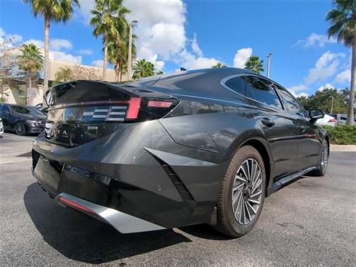 2024 Hyundai SONATA Hybrid Limited