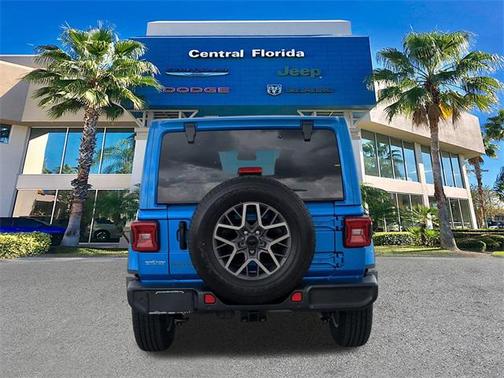2025 Jeep Wrangler 4-Door Sahara 4x4