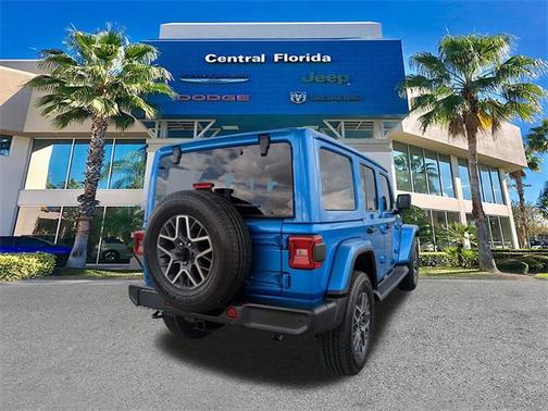 2025 Jeep Wrangler 4-Door Sahara 4x4