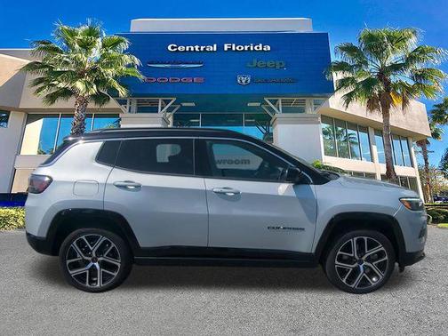 Silver Zynith Metallic Clearcoat 2025 Jeep Compass Limited