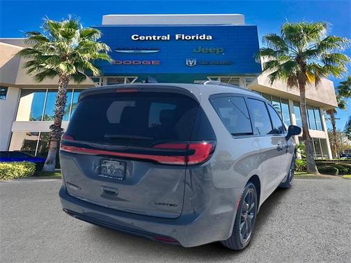 2025 Chrysler Pacifica Limited