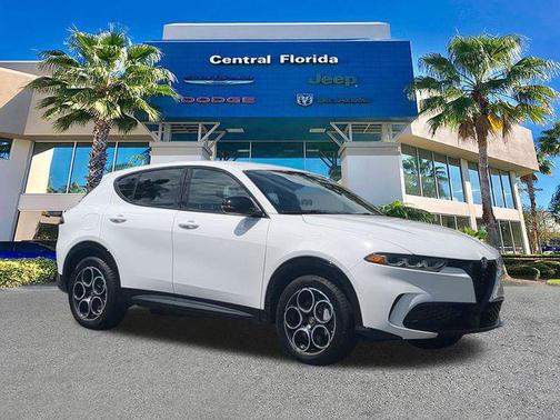 Milano White 2025 Alfa Romeo Tonale EAWD