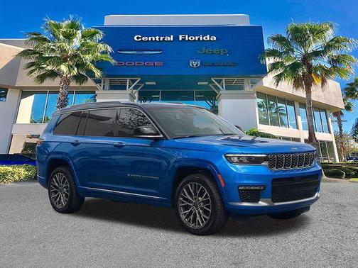 Diamond Black Crystal Pearlcoat 2023 Jeep Grand Cherokee L Summit