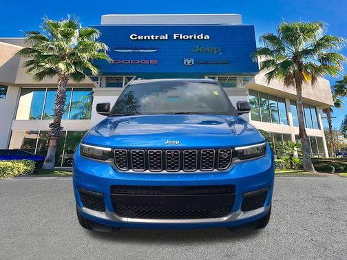 Diamond Black Crystal Pearlcoat 2023 Jeep Grand Cherokee L Summit