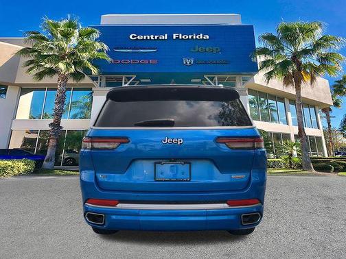 Diamond Black Crystal Pearlcoat 2023 Jeep Grand Cherokee L Summit