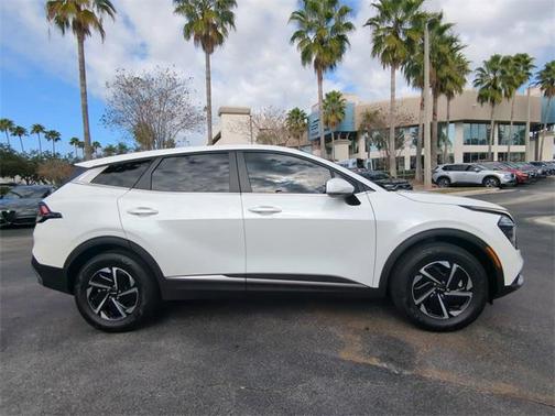 2024 Kia Sportage Hybrid LX