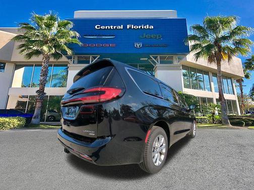 2026 Chrysler Pacifica Limited