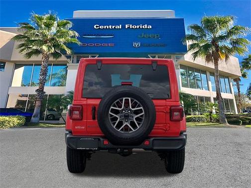 2025 Jeep Wrangler 4-Door Sahara 4x4