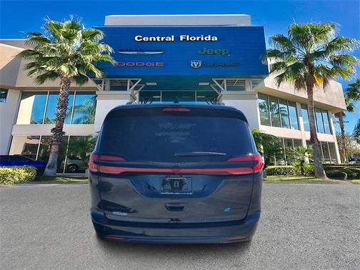 2025 Chrysler Pacifica Hybrid Premium S Appearance Pkg