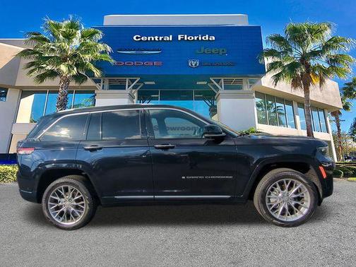 2023 Jeep Grand Cherokee Summit