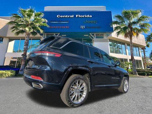 2023 Jeep Grand Cherokee Summit