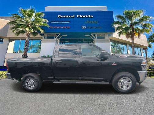 2025 RAM 2500 Tradesman Crew Cab 4x4 6'4' Box