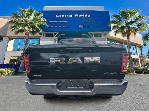 2025 RAM 2500 Tradesman Crew Cab 4x4 6'4' Box